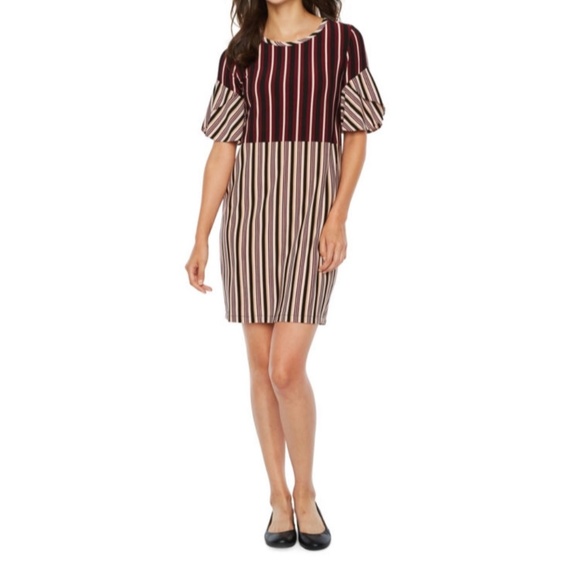 ViVI Dresses & Skirts - NWT. Short Sleeve Striped Shift Dress
